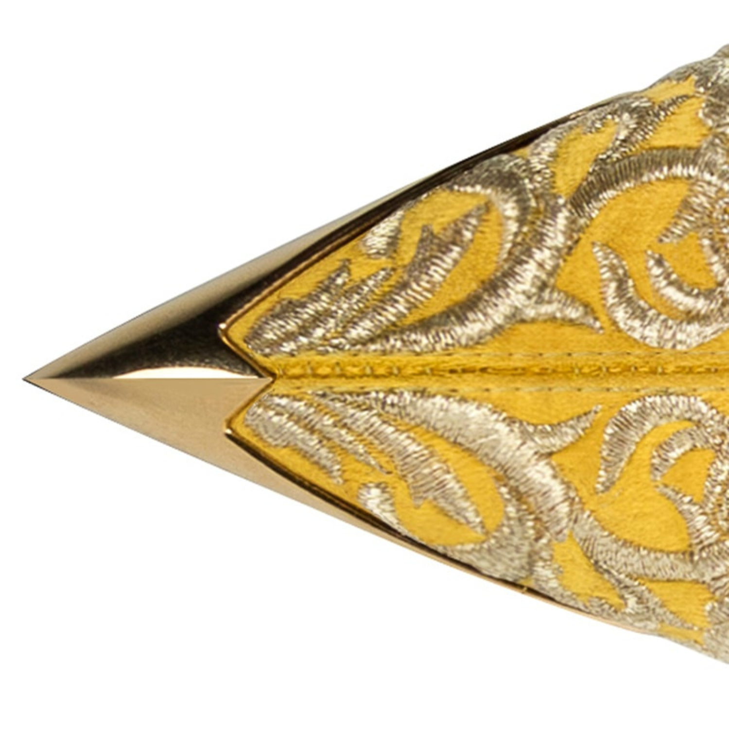 Ishtar pump in yellow satin, detail view