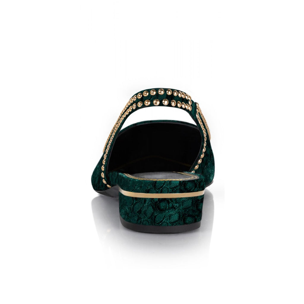 Rhea flat in green velvet, side profile